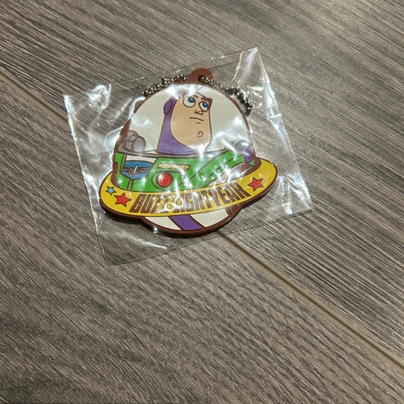 Buzz lightyear keychain - Picture 2 of 3